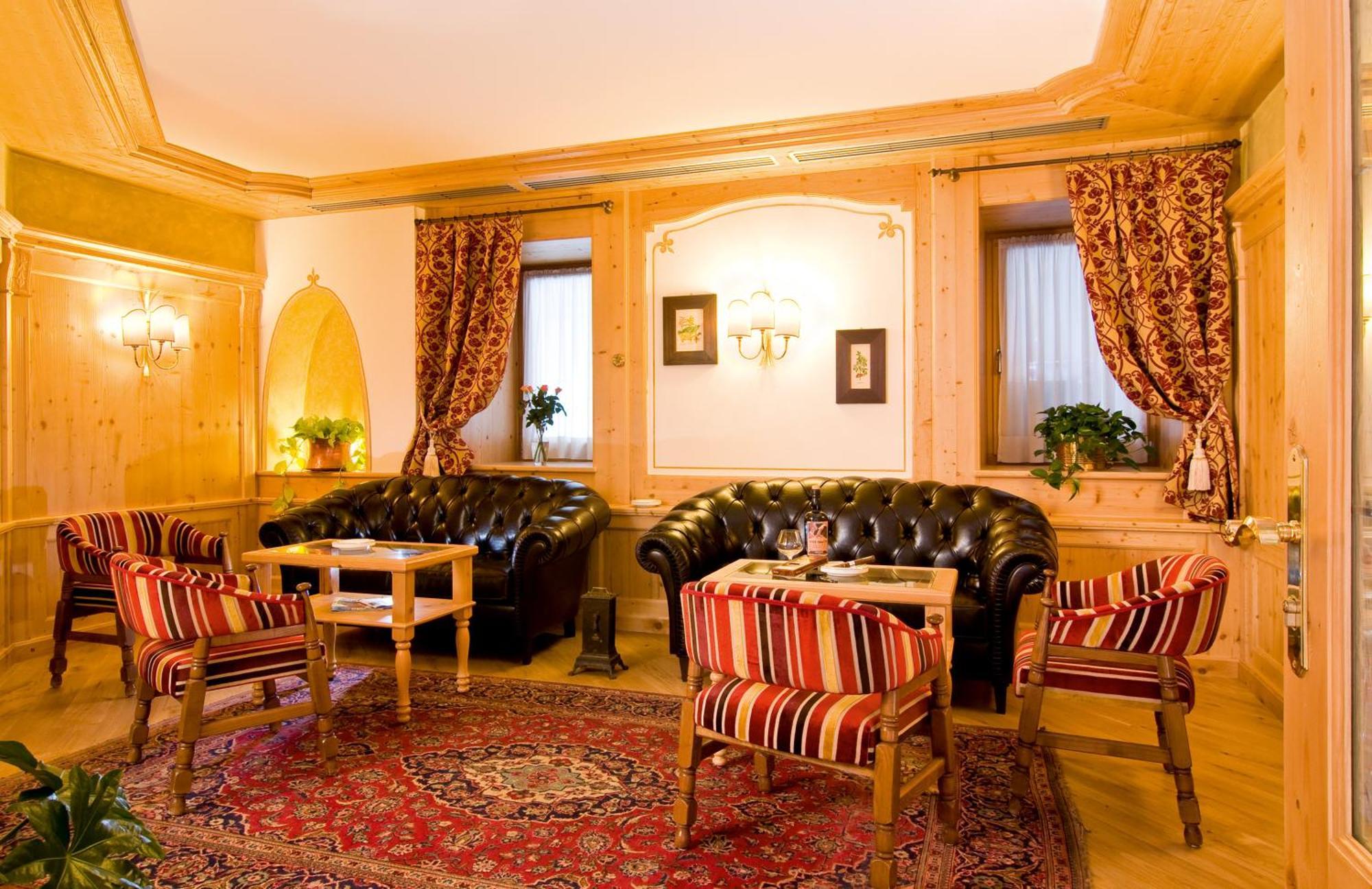 Boutique Hotel Diana Мадонна-ди-Кампильо Экстерьер фото