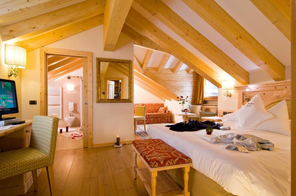 Boutique Hotel Diana Мадонна-ди-Кампильо Экстерьер фото