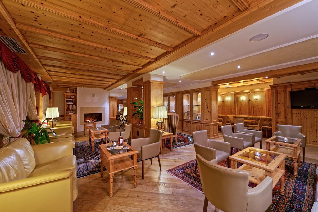Boutique Hotel Diana Мадонна-ди-Кампильо Экстерьер фото